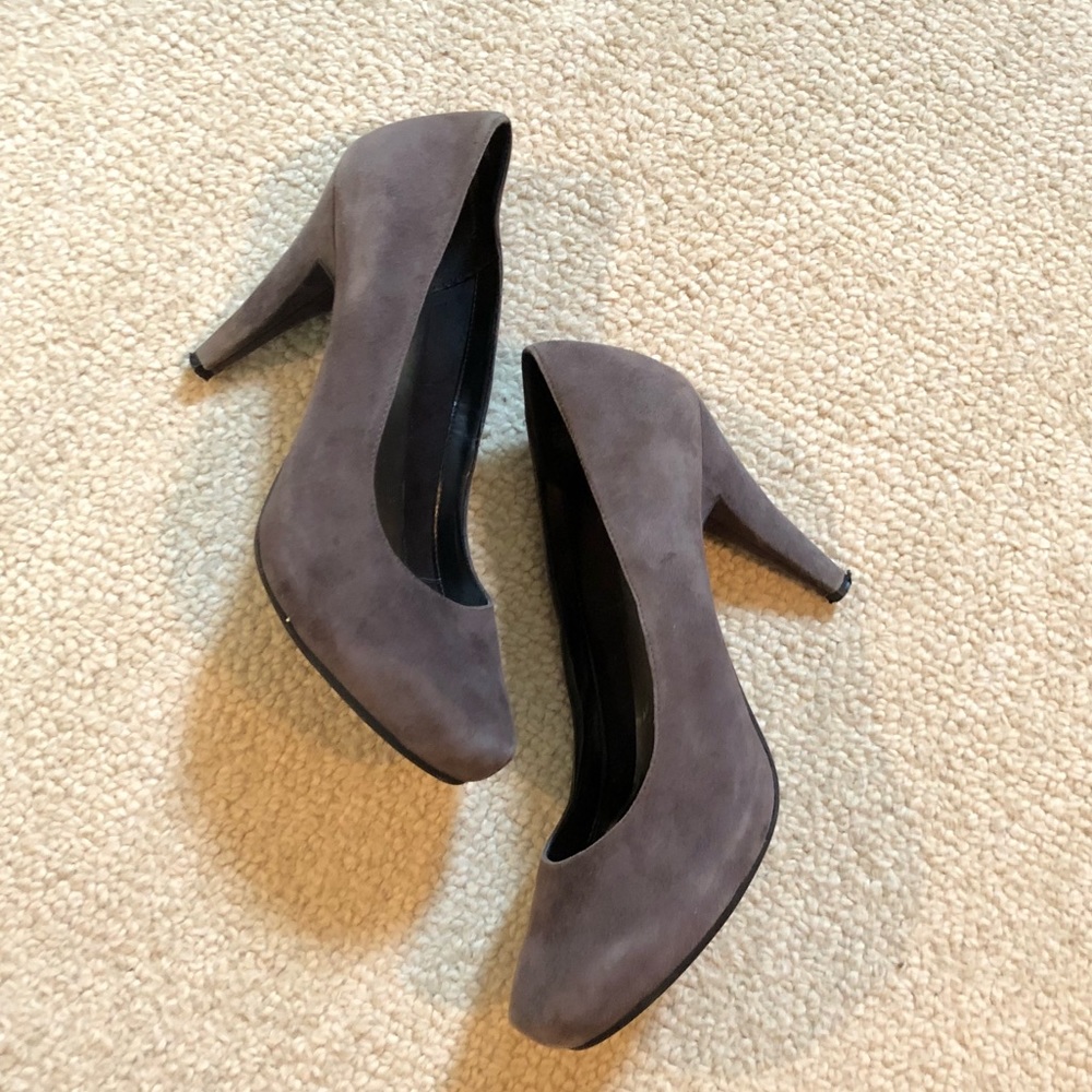 Me Too Locket Platform Pumps - Picture 4 of 7